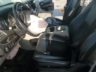 2018 Dodge Grand Caravan SXT with VIN 2C4RDGCG3JR300782, listed as a Copart auction lot 44766735 with 117,927 mi miles and Salvage Title. Bid and sale history available at DreamBid. Image 7.