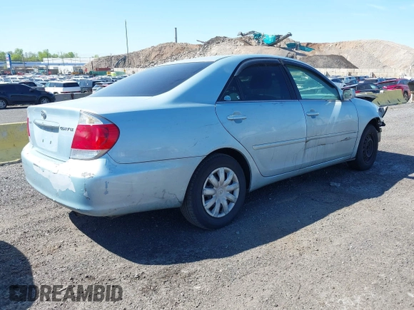 2005 Toyota Camry STD z VIN 4T1BE32K65U994854, wystawiony jako IAAI lot #42137074 z przebiegiem 104 051 mil mil oraz . Historia ofert i sprzedaży dostępna na DreamBid. Obrazek 4.