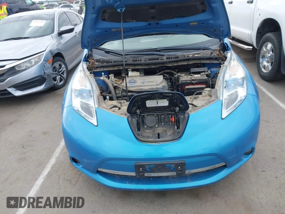 2012 Nissan LEAF SL with VIN JN1AZ0CP0CT024663, listed as a IAAI auction lot 42136940 with 39,101 mi miles. Bid and sale history available at carsss.com. Image 15.