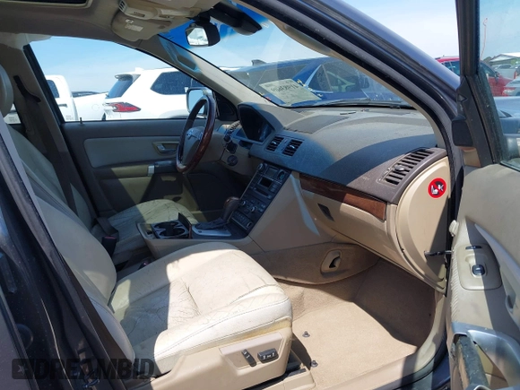 2008 Volvo XC90 V8 with VIN YV4CZ852181464333, listed as a IAAI auction lot 41983609 with 193,377 mi miles. Bid and sale history available at carsss.com. Image 5.