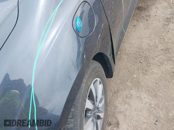 2021 Chrysler Pacifica Hybrid Touring L z VIN 2C4RC1L7XMR593987, wystawiony jako IAAI lot #41855966 z przebiegiem 72 685 mil mil oraz . Historia ofert i sprzedaży dostępna na DreamBid. Obrazek 6.