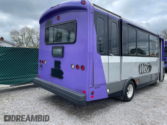 2018 Ford Econoline Cargo with VIN 1FDFE4FSXJDC36091, listed as a Copart auction lot 52462305 with 222,508 mi miles and Clean Title. Bid and sale history available at DreamBid. Image 4.