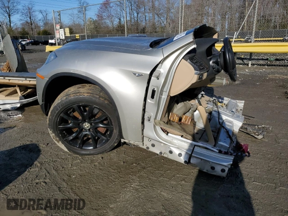 2011 BMW X6 50i with VIN 5UXFG8C58BLZ96045, listed as a Copart auction lot 50291795 with 0 mi miles and Salvage Title. Bid and sale history available at carsss.com. Image 2.