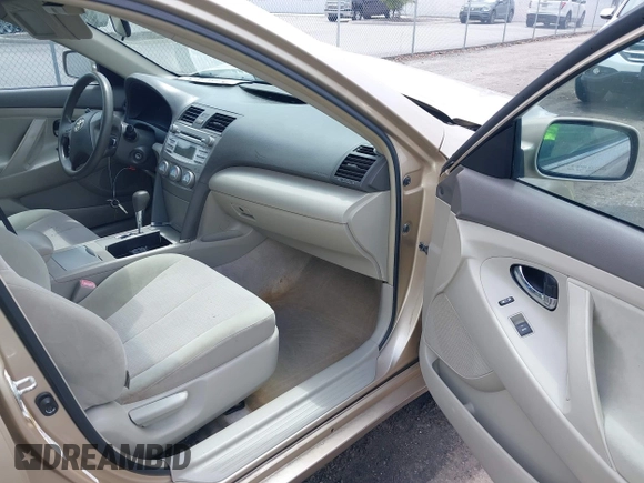 2011 Toyota Camry LE with VIN 4T1BF3EK4BU138375, listed as a IAAI auction lot 41995885 with 186,115 mi miles. Bid and sale history available at carsss.com. Image 5.