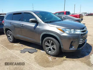 2019 Toyota Highlander LE z VIN 5TDZZRFH3KS353993, wystawiony jako IAAI lot #41972052 z przebiegiem 34 514 mil mil oraz . Historia ofert i sprzedaży dostępna na DreamBid. Obrazek 1.