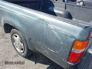 1992 Toyota Pickup DLX with VIN JT4RN93P5N5058671, listed as a IAAI auction lot 41712213 with 232,869 mi miles and . Bid and sale history available at DreamBid. Image 6.