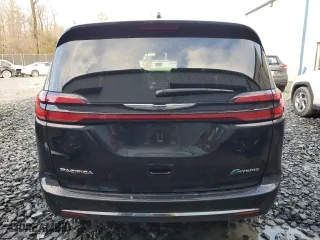 2023 Chrysler Pacifica Hybrid Limited with VIN 2C4RC1S72PR632173, listed as a Copart auction lot 44376615 with 28,558 mi miles and Clean Title. Bid and sale history available at carsss.com. Image 6.