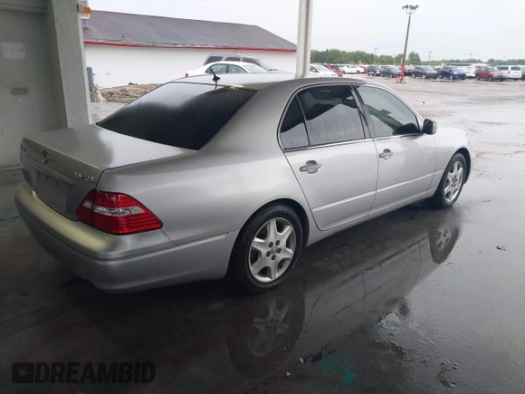 2004 Lexus LS 430 with VIN JTHBN36FX40133277, listed as a IAAI auction lot 42191211 with 313,425 mi miles and . Bid and sale history available at DreamBid. Image 4.