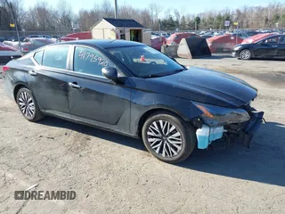 2024 Nissan Altima SV with VIN 1N4BL4DV7RN365293, listed as a IAAI auction lot 41795920 with 28,939 mi miles and . Bid and sale history available at carsss.com. Image 1.