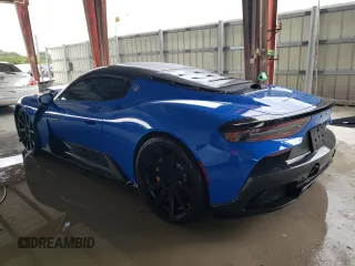 2022 Maserati MC20 z VIN ZAM24BXA2N0383787, wystawiony jako Copart lot #45825114 z przebiegiem 9395 mil mil oraz . Historia ofert i sprzedaży dostępna na DreamBid. Obrazek 2.