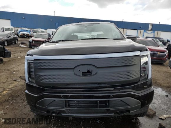 2024 Ford F-150 Lightning Flash z VIN 1FT6W3L73RWG21830, wystawiony jako Copart lot #43161725 z przebiegiem 23 mil mil oraz Czysty tytuł • Clean title. Historia ofert i sprzedaży dostępna na DreamBid. Obrazek 5.
