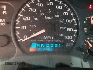 2002 GMC Sierra 1500HD SLE z VIN 1GTGC13U12F231628, wystawiony jako Copart lot #48325315 z przebiegiem 302 458 mil mil oraz Szkoda całkowita • Salvage title. Historia ofert i sprzedaży dostępna na DreamBid. Obrazek 9.