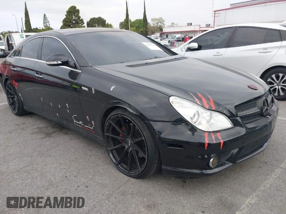2006 Mercedes-Benz CLS-Class with VIN WDDDJ75X66A056983, listed as a IAAI auction lot 41852135 with 202,088 mi miles. Bid and sale history available at carsss.com. Image 1.
