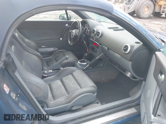 2003 Audi TT with VIN TRUTC28N431018179, listed as a IAAI auction lot 41600728 with 104,202 mi miles. Bid and sale history available at carsss.com. Image 5.