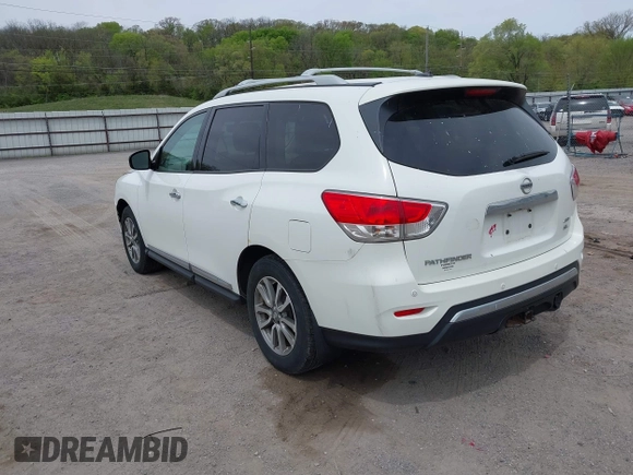 2013 Nissan Pathfinder S with VIN 5N1AR2MM4DC678284, listed as a IAAI auction lot 42149336 with 186,213 mi miles. Bid and sale history available at carsss.com. Image 3.