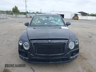 2018 Bentley Bentayga Signature z VIN SJAAC2ZV8JC017393, wystawiony jako IAAI lot #40349518 z przebiegiem 71 203 mil mil oraz . Historia ofert i sprzedaży dostępna na DreamBid. Obrazek 12.
