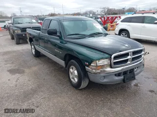 1998 Dodge Dakota SLT with VIN 1B7GL22Y8WS722611, listed as a IAAI auction lot 40964684 with 213,429 mi miles. Bid and sale history available at carsss.com. Image 1.