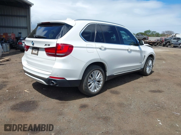 2016 BMW X5 sDrive35i with VIN 5UXKR2C51G0H42792, listed as a IAAI auction lot 41726108 with 81,796 mi miles. Bid and sale history available at carsss.com. Image 4.