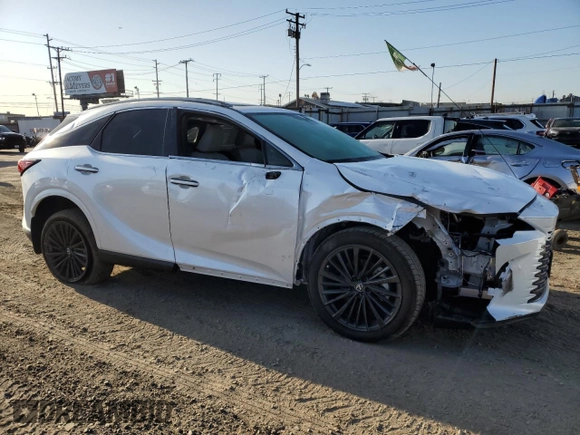 2024 Lexus RX 350h z VIN 2T2BBMCA3RC060822, wystawiony jako Copart lot #50063055 z przebiegiem 838 mil mil oraz Szkoda całkowita • Salvage title. Historia ofert i sprzedaży dostępna na DreamBid. Obrazek 4.