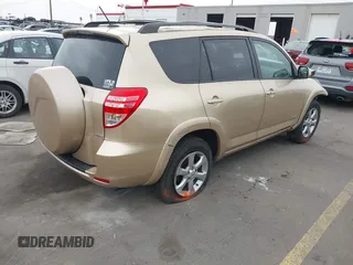 2010 Toyota RAV4 Limited z VIN 2T3DK4DV8AW032197, wystawiony jako IAAI lot #41489226 z przebiegiem 93 490 mil mil oraz . Historia ofert i sprzedaży dostępna na DreamBid. Obrazek 4.