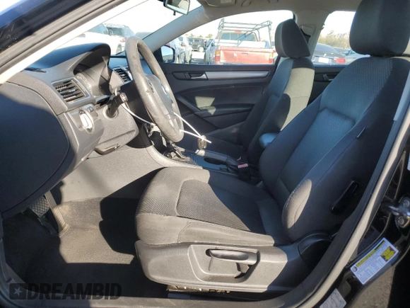 2013 Volkswagen Passat S с VIN 1VWAP7A39DC011310, выставлен на аукционе Copart как лот 46505615 с пробегом 129 523 миль миль и Списание • Salvage title. История ставок и продаж доступна на DreamBid. Изображение 7.