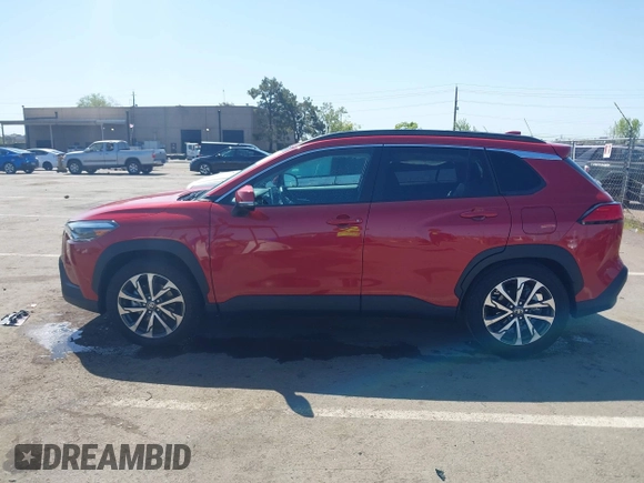 2022 Toyota Corolla Cross XLE с VIN 7MUDAAAG9NV019320, выставлен на аукционе IAAI как лот 42000933 с пробегом 13 021 миль миль и . История ставок и продаж доступна на DreamBid. Изображение 14.