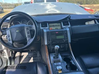 2008 Land Rover Range Rover Sport HSE z VIN SALSK25428A171759, wystawiony jako Copart lot #88988175 z przebiegiem 169 102 mil mil oraz Czysty tytuł • Clean title. Historia ofert i sprzedaży dostępna na DreamBid. Obrazek 9.