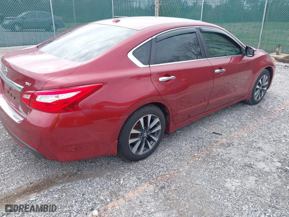 2016 Nissan Altima 2.5 SL with VIN 1N4AL3AP1GC241038, listed as a IAAI auction lot 41871788 with 114,417 mi miles. Bid and sale history available at carsss.com. Image 4.
