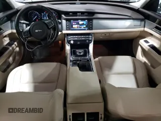 2018 Jaguar XF 25t Premium with VIN SAJBJ4FX7JCY56981, listed as a Copart auction lot 85208354 with 104,935 mi miles and Clean Title. Bid and sale history available at carsss.com. Image 8.