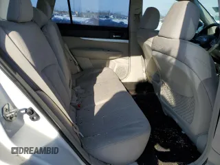 2013 Subaru Outback 2.5i z VIN 4S4BRCAC4D1225770, wystawiony jako Copart lot #88504585 z przebiegiem 131 196 mil mil oraz Czysty tytuł • Clean title. Historia ofert i sprzedaży dostępna na DreamBid. Obrazek 10.