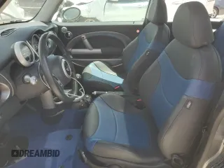 2002 MINI Hardtop S with VIN WMWRE33492TD51046, listed as a Copart auction lot 52371525 with 19,112 mi miles and Non Repairable. Bid and sale history available at DreamBid. Image 7.