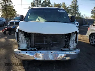 2017 GMC Savana Cargo z VIN 1GTW7AFF8H1911027, wystawiony jako Copart lot #84908094 z przebiegiem 139 217 mil mil oraz Szkody całkowita. Historia ofert i sprzedaży dostępna na DreamBid. Obrazek 5.