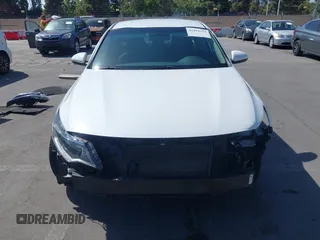 2018 Kia Optima LX z VIN 5XXGT4L35JG265371, wystawiony jako IAAI lot #42494354 z przebiegiem 86 411 mil mil oraz . Historia ofert i sprzedaży dostępna na DreamBid. Obrazek 13.