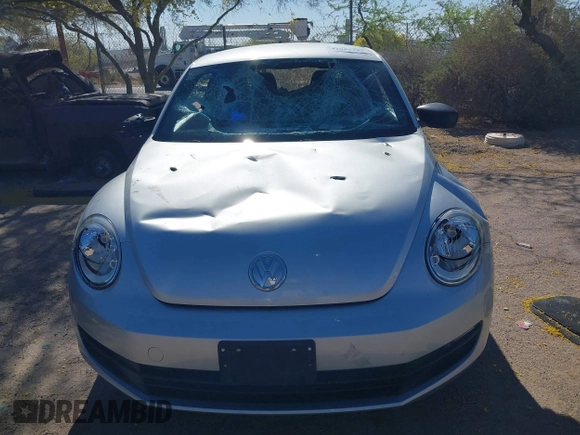 2013 Volkswagen Beetle Entry с VIN 3VWFP7AT6DM669039, выставлен на аукционе IAAI как лот 42057732 с пробегом 58 552 миль миль и . История ставок и продаж доступна на DreamBid. Изображение 11.