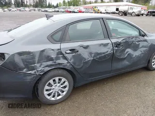 2021 Kia Forte LXS with VIN 3KPF24AD9ME267065, listed as a IAAI auction lot 42139392 with 85,763 mi miles. Bid and sale history available at carsss.com. Image 6.