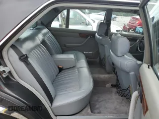 1987 Mercedes-Benz 420 with VIN WDBCA35D6HA331483, listed as a Copart auction lot 71795554 with 126,557 mi miles and Clean Title. Bid and sale history available at carsss.com. Image 10.