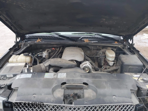 2003 Chevrolet Silverado 1500 with VIN 2GCEK19T831188987, listed as a IAAI auction lot 41124144 with 190,798 mi miles. Bid and sale history available at carsss.com. Image 10.