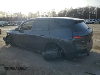 2024 BMW iX xDrive50 z VIN WB523CF02RCP06595, wystawiony jako Copart lot #44179575 z przebiegiem Nie podano mil oraz Szkoda całkowita • Salvage title. Historia ofert i sprzedaży dostępna na DreamBid. Obrazek 2.