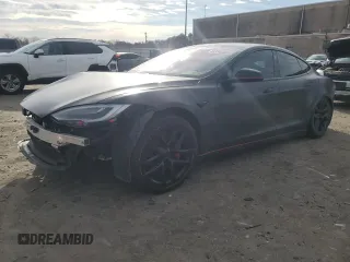 2021 Tesla Model S Long Range z VIN 5YJSA1E5XMF435213, wystawiony jako Copart lot #43395365 z przebiegiem Nie podano mil oraz Szkoda całkowita • Salvage title. Historia ofert i sprzedaży dostępna na DreamBid. Obrazek 1.