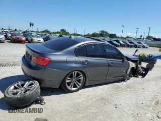 2012 BMW 3 Series 328i z VIN WBA3A5C58CF349372, wystawiony jako Copart lot #74259184 z przebiegiem Nie podano mil oraz Szkoda całkowita • Salvage title. Historia ofert i sprzedaży dostępna na DreamBid. Obrazek 3.