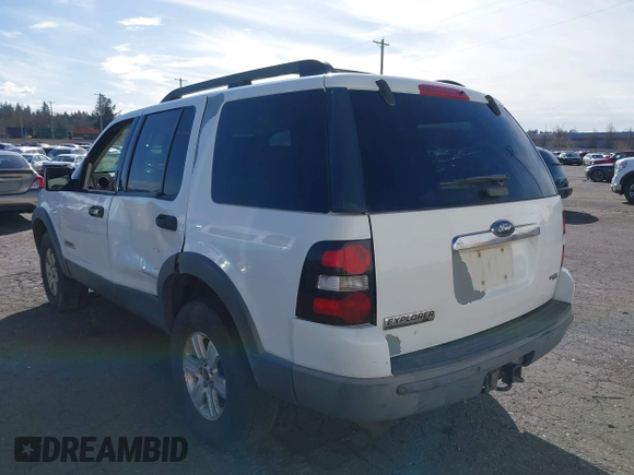 2006 Ford Explorer XLT with VIN 1FMEU73E66UA65376, listed as a IAAI auction lot 41732222 with 203,086 mi miles. Bid and sale history available at carsss.com. Image 3.