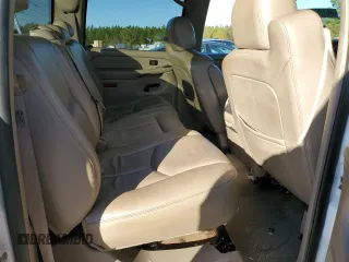 2005 Chevrolet Silverado 3500 DRW LT with VIN 1GCJK332X5F883347, listed as a Copart auction lot 86199094 with 107,562 mi miles and Salvage Title. Bid and sale history available at carsss.com. Image 10.