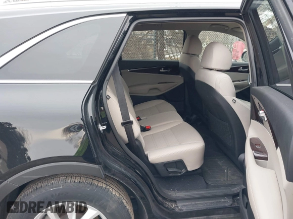 2018 Kia Sorento LX V6 with VIN 5XYPGDA5XJG419416, listed as a IAAI auction lot 41650650 with 95,897 mi miles. Bid and sale history available at carsss.com. Image 8.