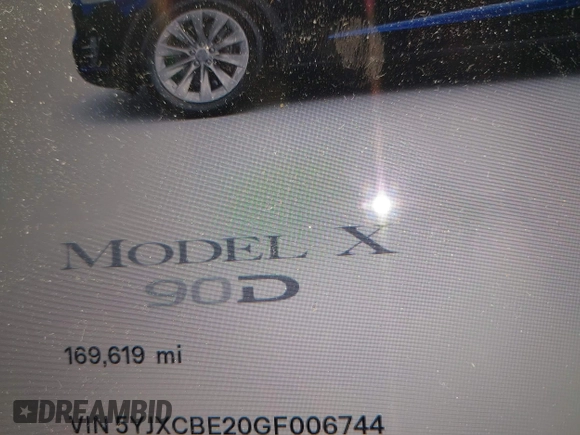 2016 Tesla Model X 70D z VIN 5YJXCBE20GF006744, wystawiony jako IAAI lot #42045005 z przebiegiem 169 619 mil mil oraz . Historia ofert i sprzedaży dostępna na DreamBid. Obrazek 7.