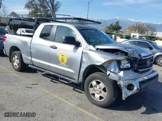 2011 Toyota Tundra 2WD Truck with VIN 5TFRM5F17BX020720, listed as a IAAI auction lot 41486995 with 111,281 mi miles. Bid and sale history available at carsss.com. Image 1.