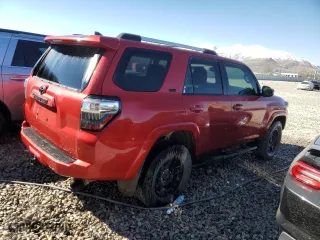 2022 Toyota 4Runner SR5 Premium with VIN JTENU5JR8N6048608, listed as a Copart auction lot 44223585 with 49,084 mi miles and Clean Title. Bid and sale history available at carsss.com. Image 3.