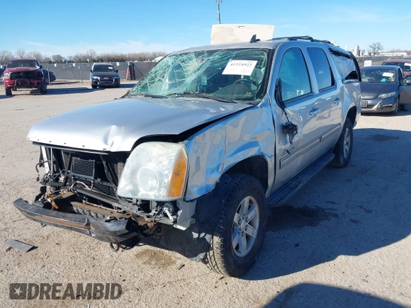 2011 GMC Yukon XL SLT with VIN 1GKS2KE30BR385063, listed as a IAAI auction lot 41224922 with Not Provided miles. Bid and sale history available at carsss.com. Image 6.