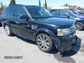 2008 Land Rover Range Rover Sport SC z VIN SALSH23448A124038, wystawiony jako IAAI lot #41991703 z przebiegiem 158 999 mil mil oraz . Historia ofert i sprzedaży dostępna na DreamBid. Obrazek 1.