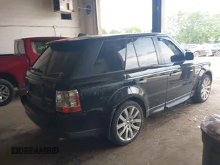 2006 Land Rover Range Rover Sport SC z VIN SALSH23416A957857, wystawiony jako IAAI lot #42539049 z przebiegiem 150 842 mil mil oraz . Historia ofert i sprzedaży dostępna na DreamBid. Obrazek 4.