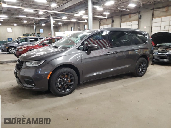 2022 Chrysler Pacifica Touring L z VIN 2C4RC3BG8NR135203, wystawiony jako Copart lot #81473494 z przebiegiem 51 123 mil mil oraz Szkoda całkowita • Salvage title. Historia ofert i sprzedaży dostępna na DreamBid. Obrazek 1.